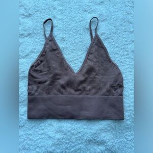 Cropped tank tops